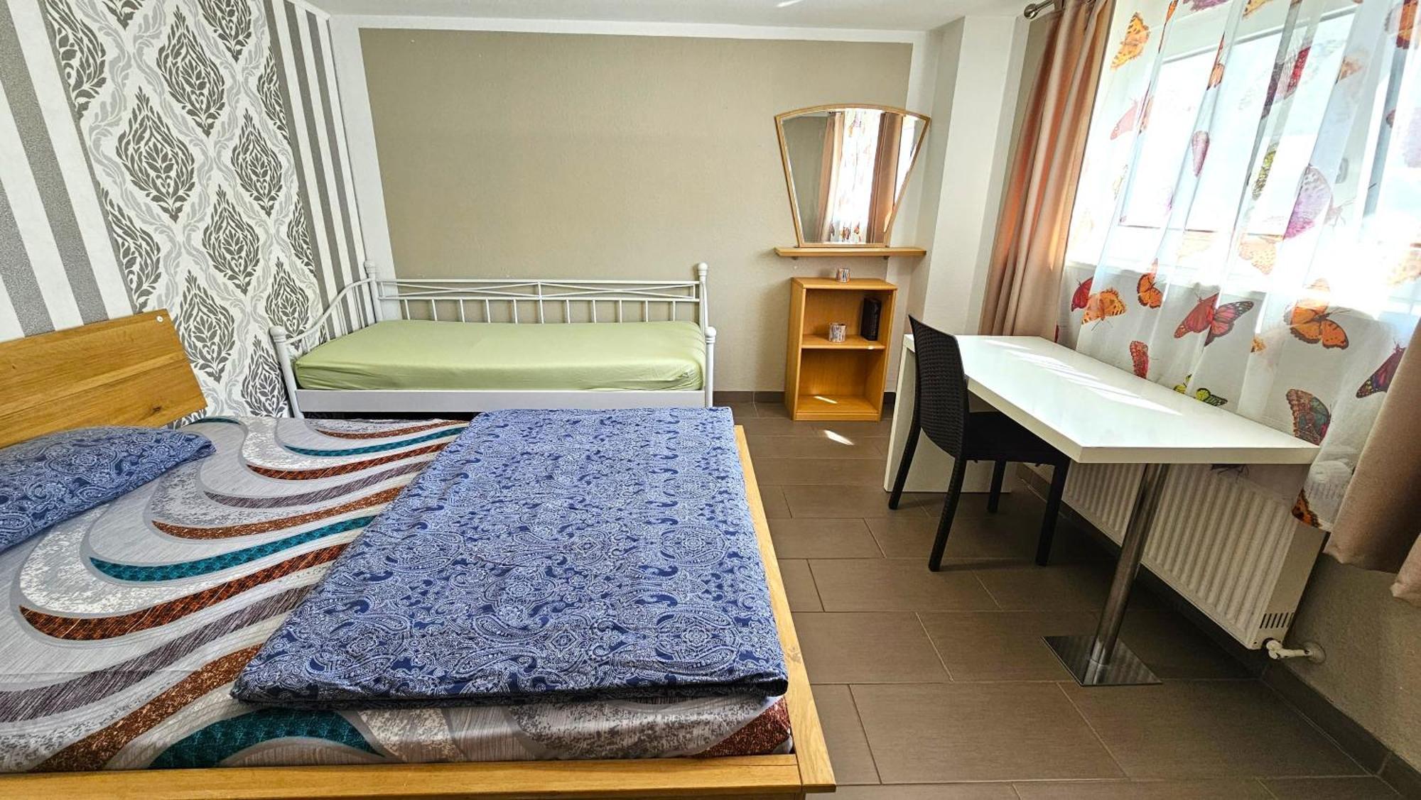 Gruendauer Monteurwohnung/Studentenwohnung Екстер'єр фото
