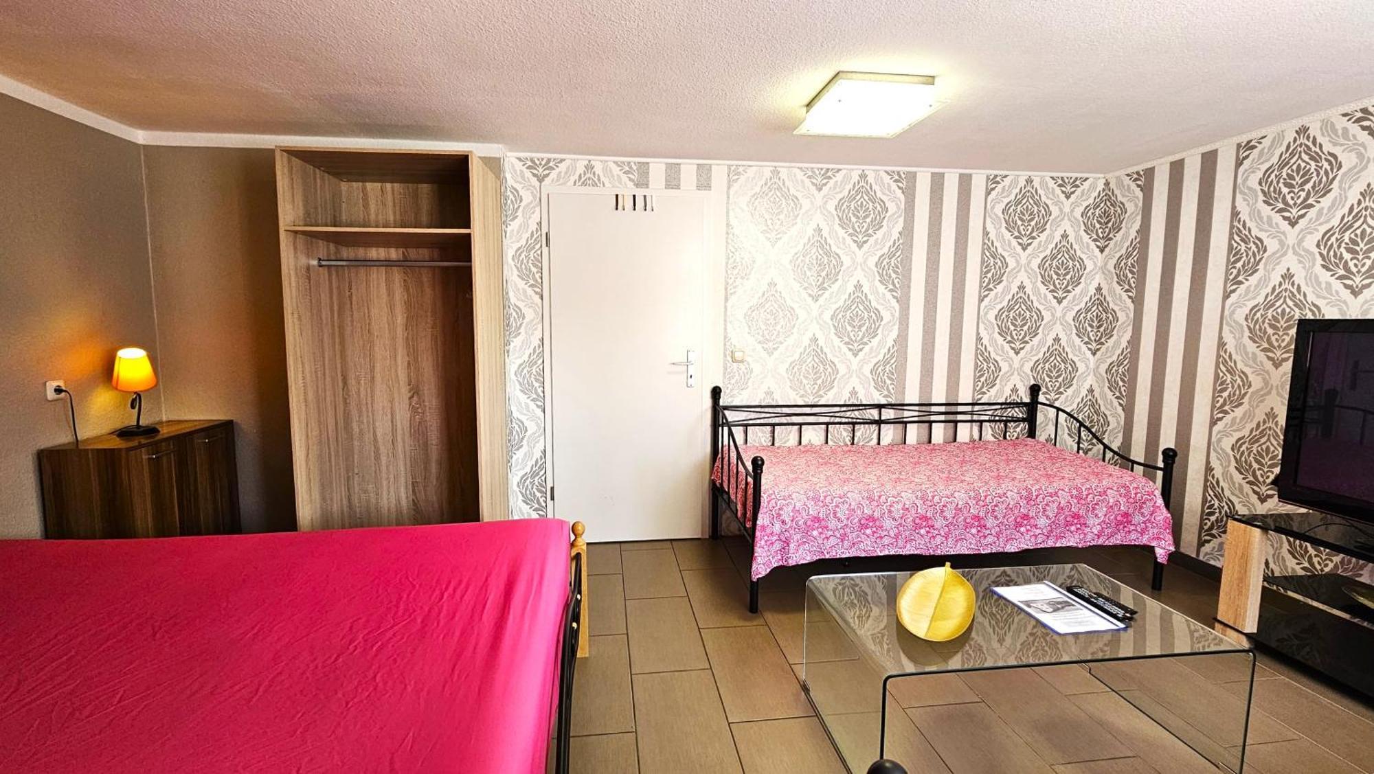 Gruendauer Monteurwohnung/Studentenwohnung Екстер'єр фото